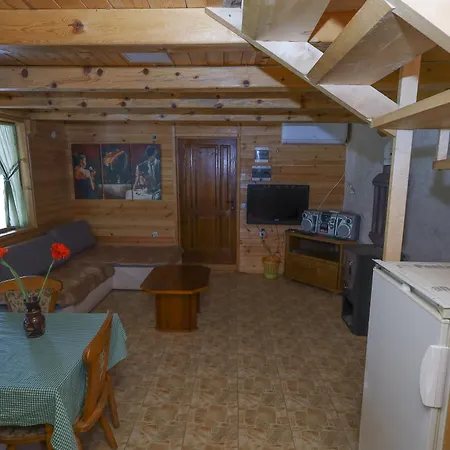 Drina Na Vodi بيت للعطل باغينا باستا