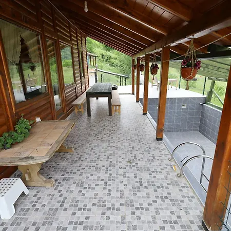 بيت للعطل Drina Na Vodi *